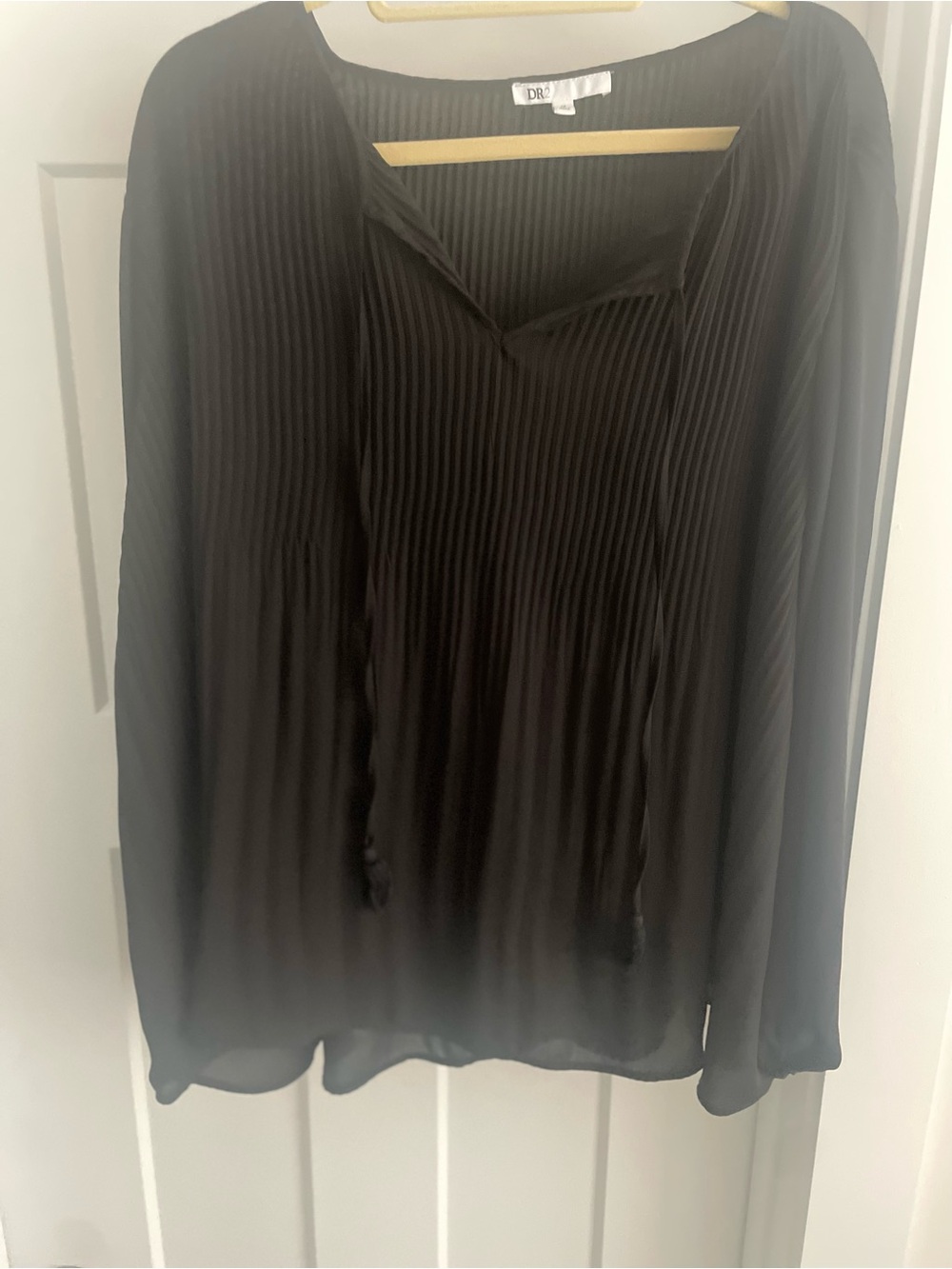 DR2 Black Pleated Long-Sleeve Blouse